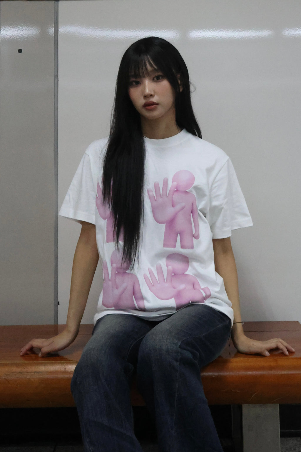HANDS ARRIVED TEE